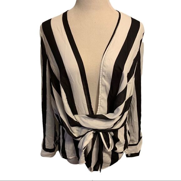NWT Main Street Black & White Striped Peplum Top Sz L - Picture 1 of 7